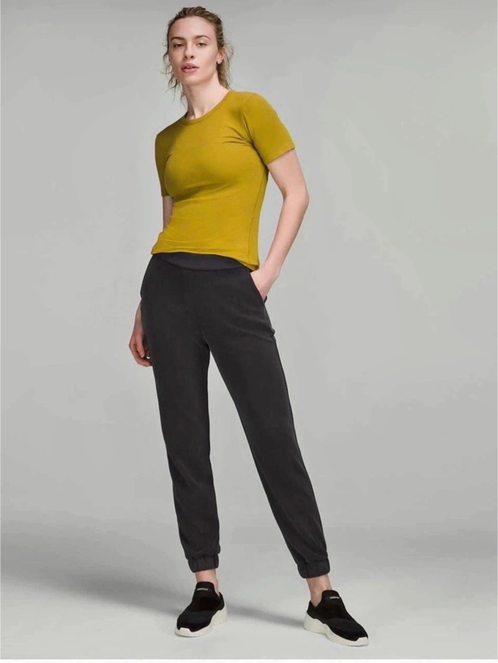 lululemon Softstreme Relaxed HR Pant Black Size 8